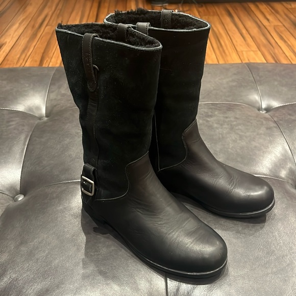 UGG Black Bellevue 1914 Leather Shearling Zip Fold Over Moto Boots Size 8 - Picture 1 of 9